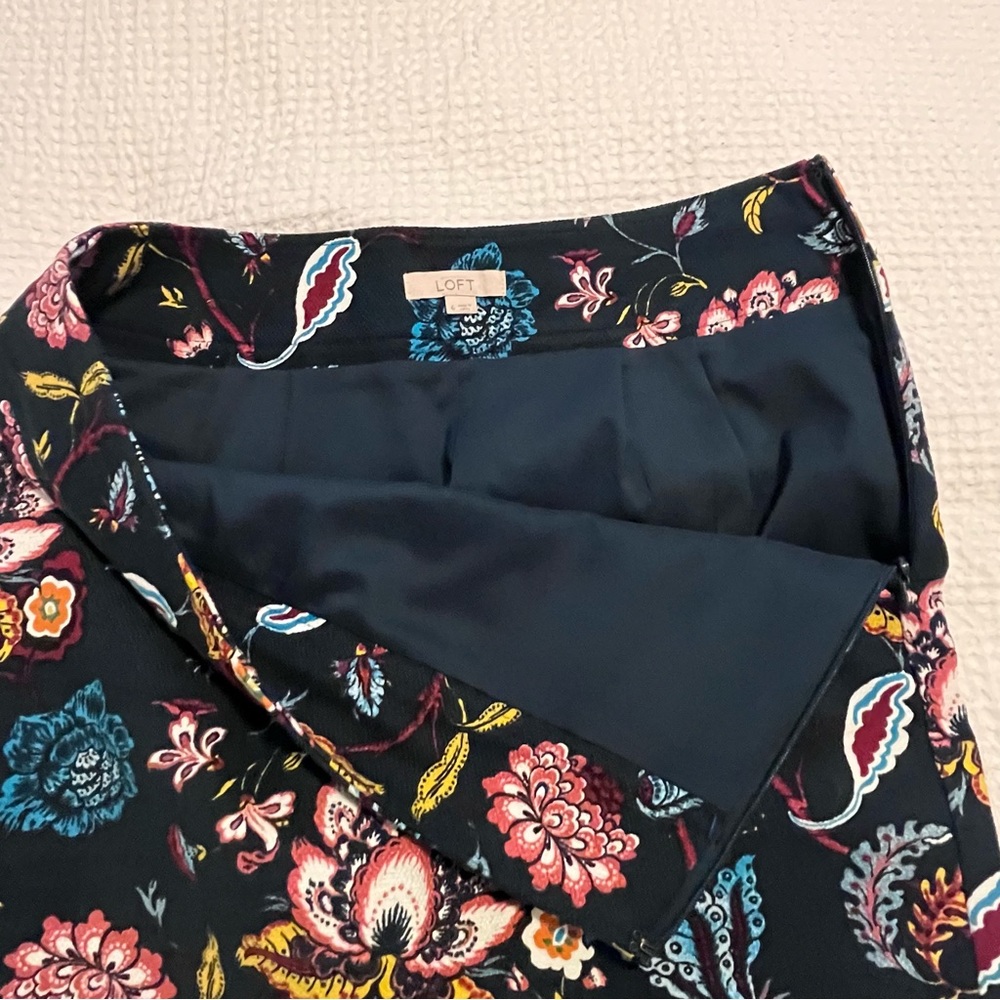 Loft Floral Pencil Skirt - Picture 11 of 15